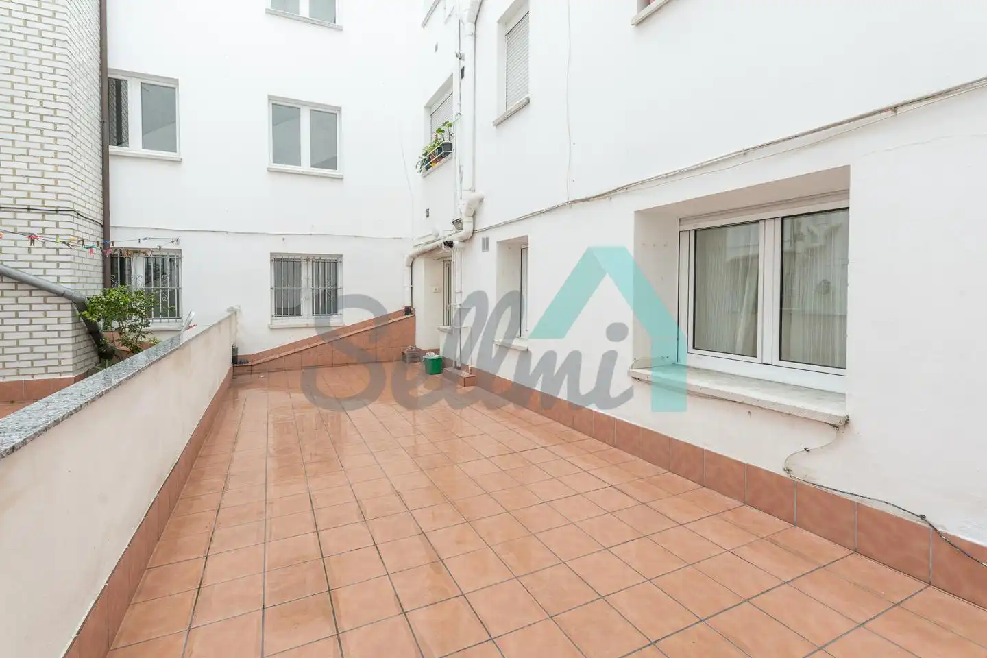 Außenansicht von Wohnung zur Miete in Oviedo  mit Heizung, Parkett und Terrasse