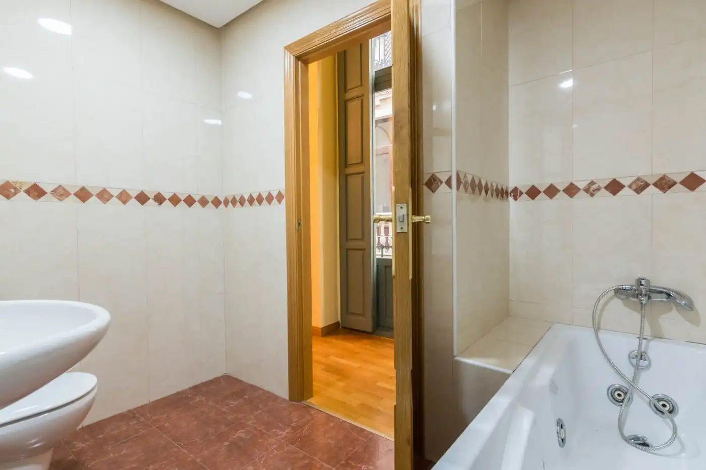 Baño de Piso en venta en Murcia con Parquet, Trastero y Balcón