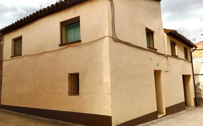 Vista exterior de Casa o xalet en venda en Tamarite de Litera amb Aire condicionat, Calefacció i Parquet