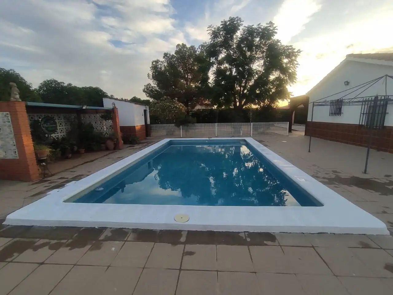Piscina de Casa o chalet en venta en Carmona con Aire acondicionado, Calefacción y Jardín privado