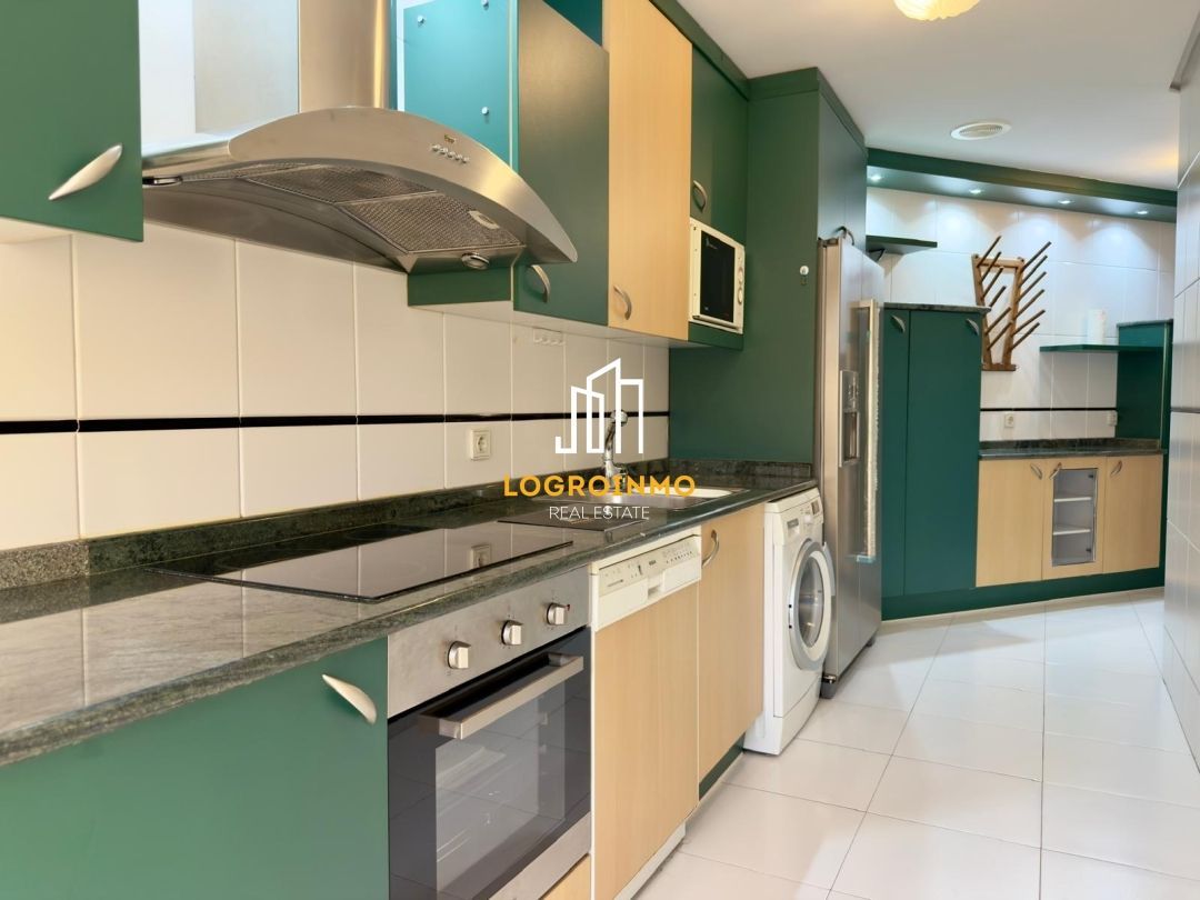Kitchen of Flat for sale in  Logroño  with Air Conditioner, Heating and Storage room