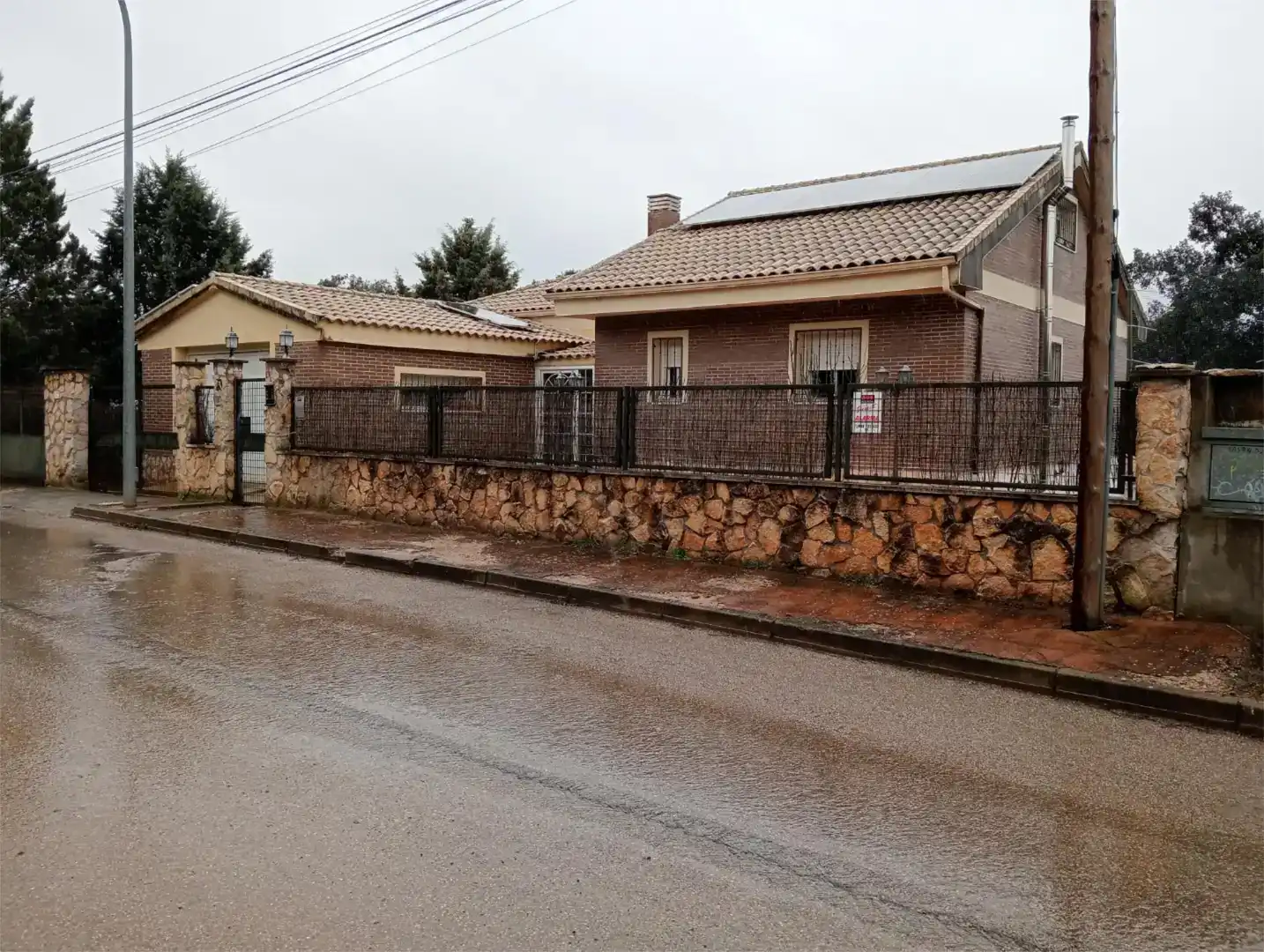 Vista exterior de Casa o chalet en venta en Valdeaveruelo con Piscina