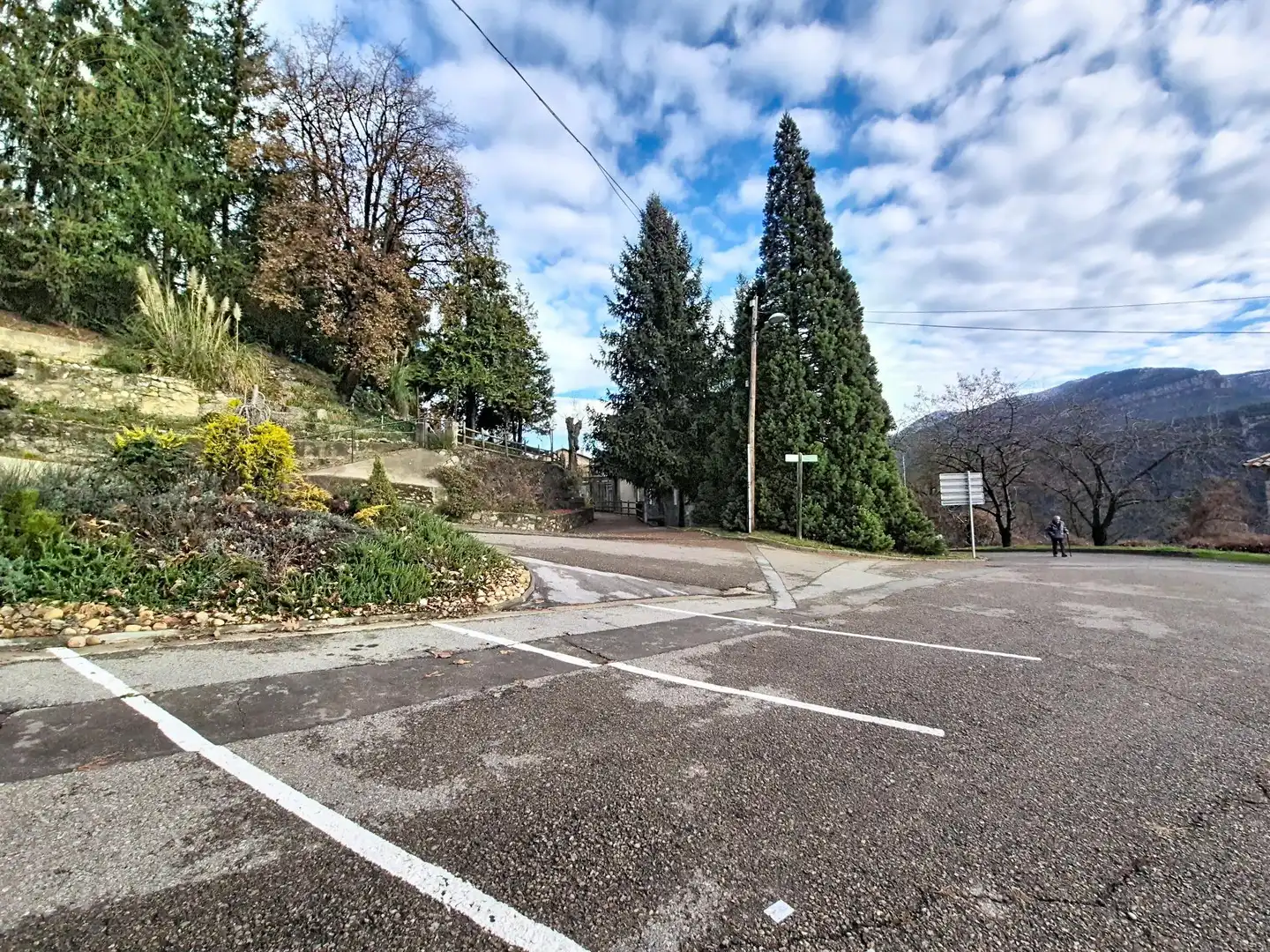 Parkplatz von Gebäude zum Verkauf in Cercs