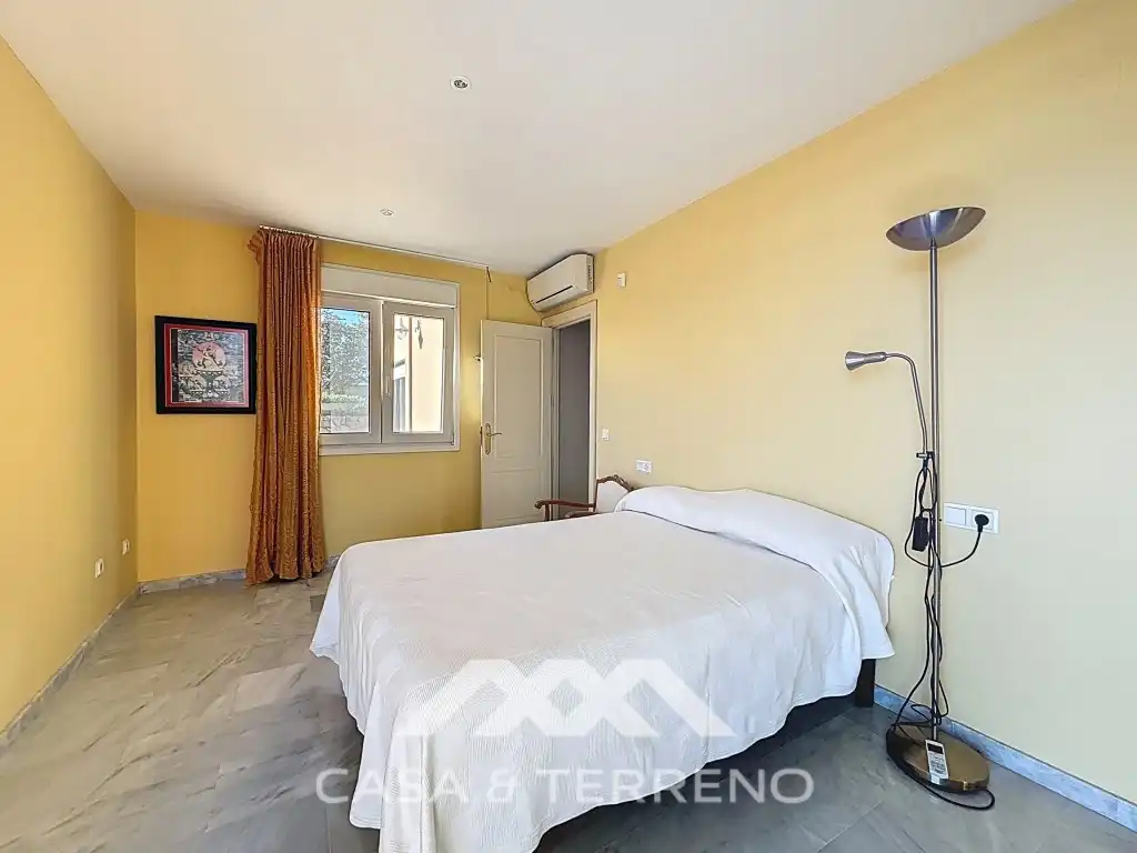 Dormitori de Casa o xalet en venda en Vélez-Málaga amb Aire condicionat i Piscina