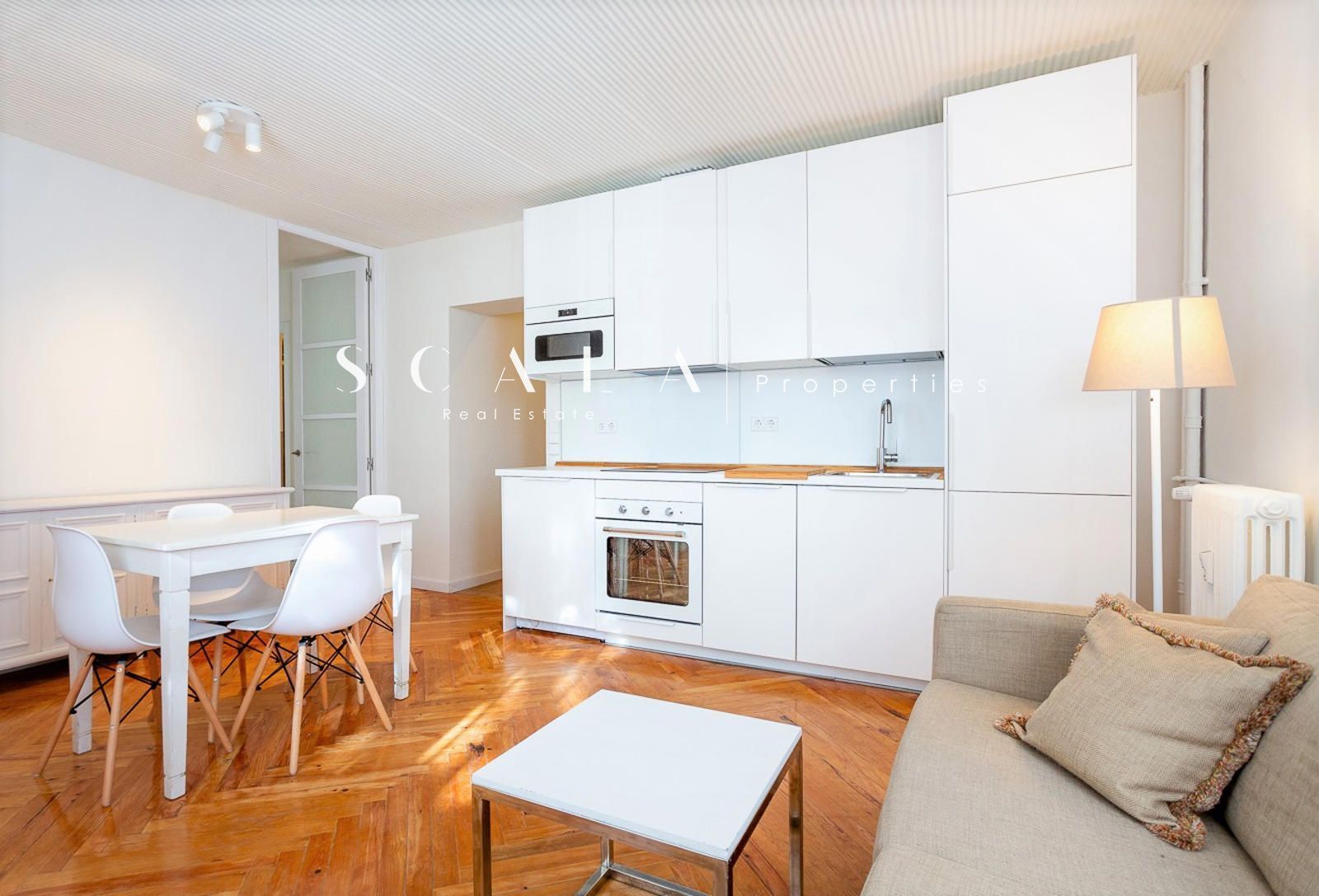 Exterior view of Flat to rent in  Madrid Capital  with Heating, Parquet flooring and Furnished