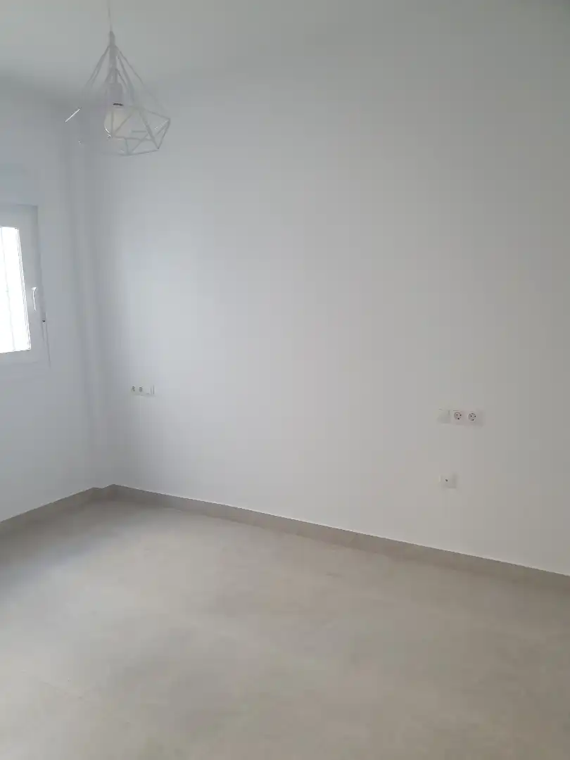 Erdgeschoss zur Miete in Núcleo urbano