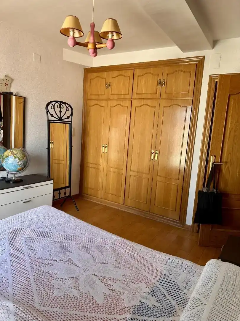 Habitación de Casa adosada en venta en Utiel con Aire acondicionado, Trastero y Balcón