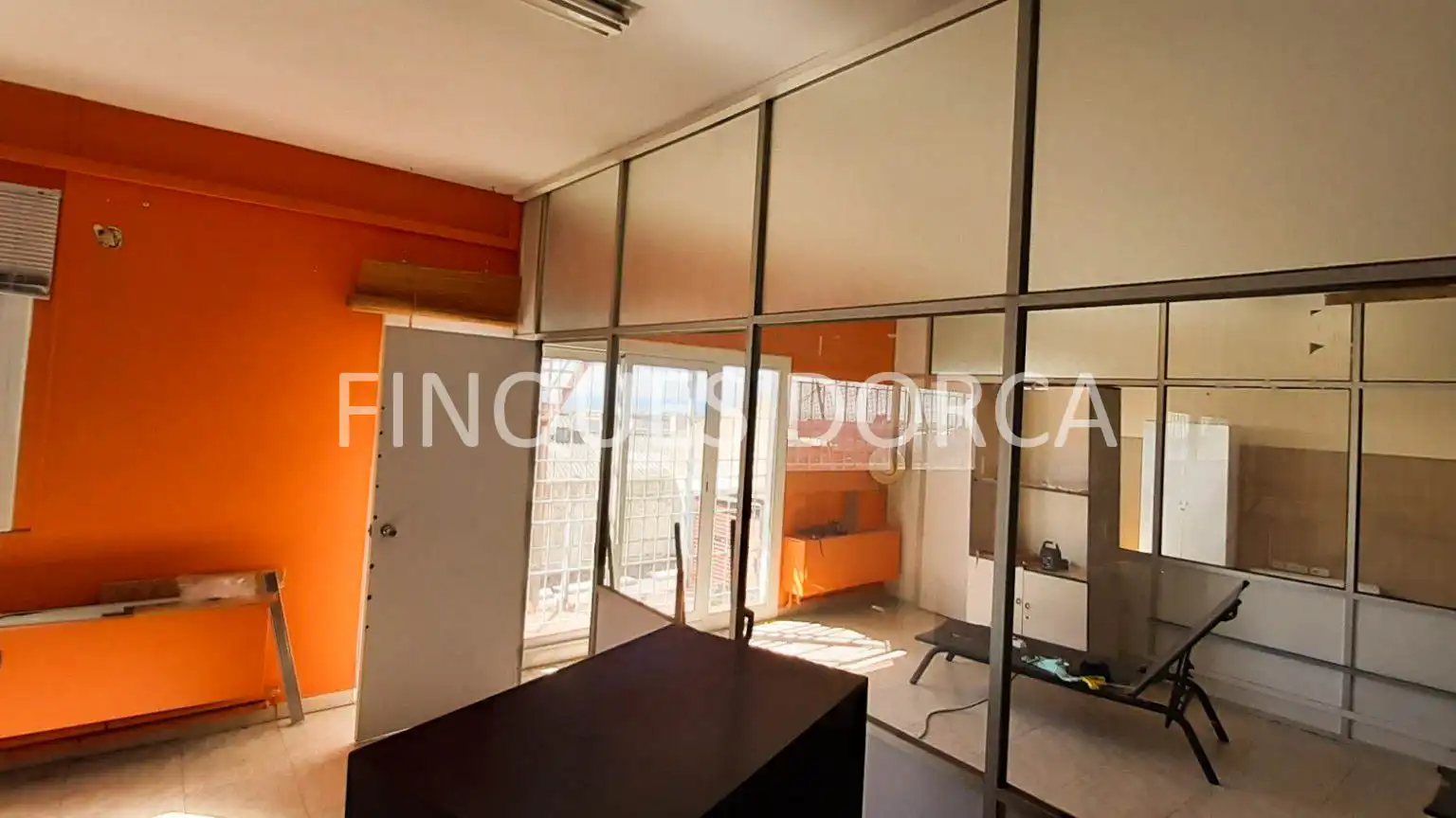 Industrial buildings for sale in Centre