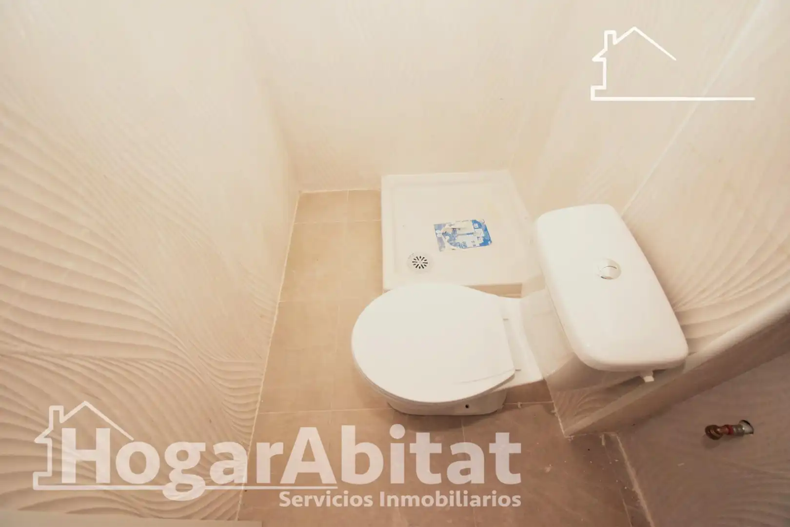 Baño de Piso en venta en Castellón de la Plana / Castelló de la Plana con Aire acondicionado