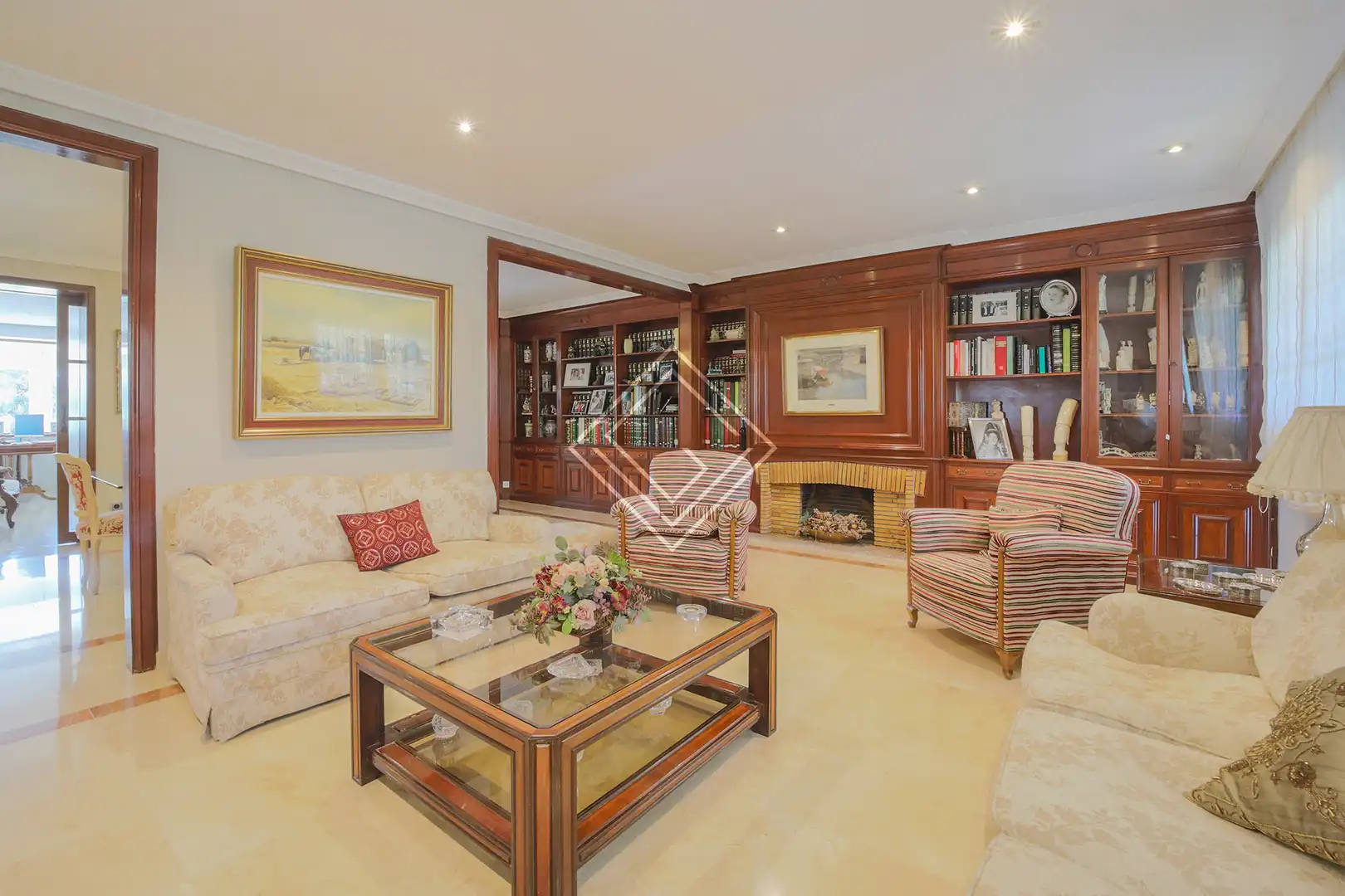 Sala d'estar de Casa o xalet en venda en Pozuelo de Alarcón amb Aire condicionat, Calefacció i Jardí privat