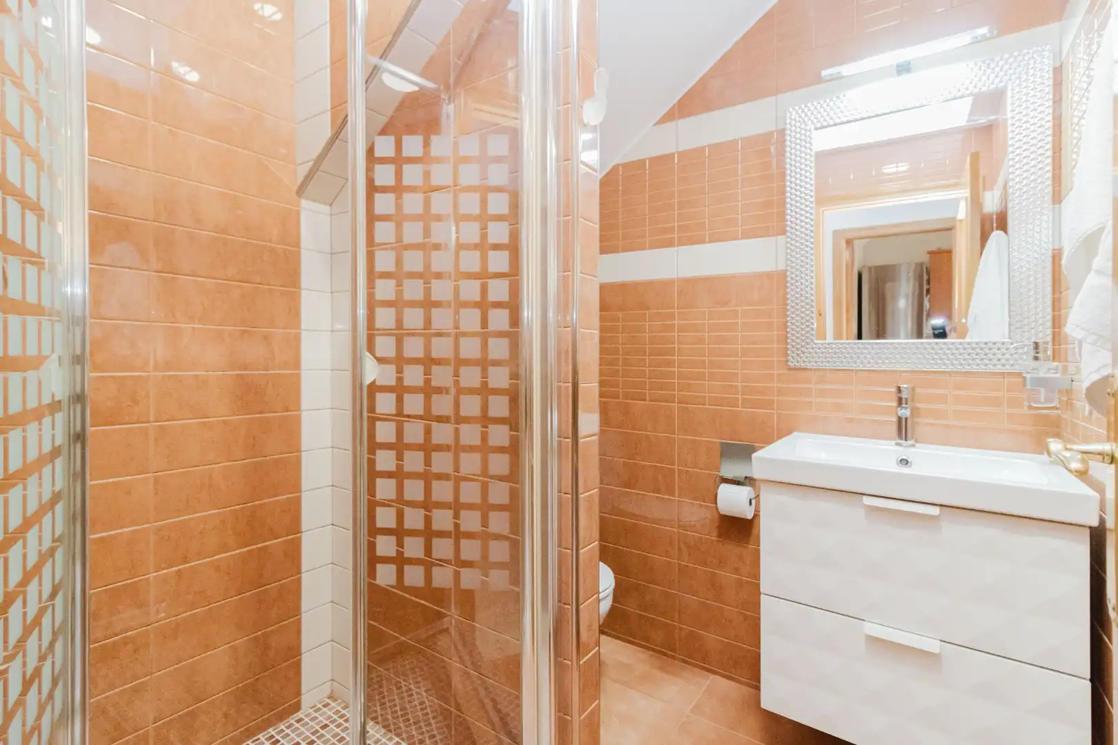 Badezimmer von Einfamilien-Reihenhaus zum Verkauf in Los Alcázares mit Klimaanlage und Terrasse