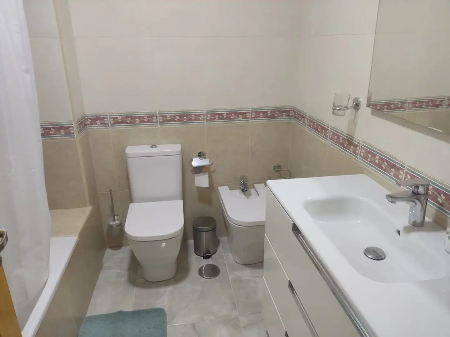 Baño de Piso de alquiler en Roquetas de Mar con Aire acondicionado, Calefacción y Terraza
