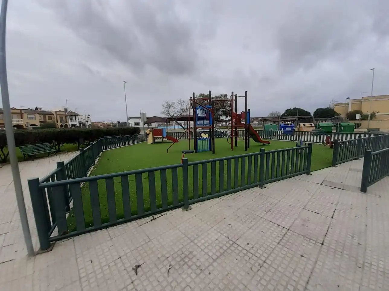 Parking de Ático en venta en Dos Hermanas con Aire acondicionado, Terraza y Alarma