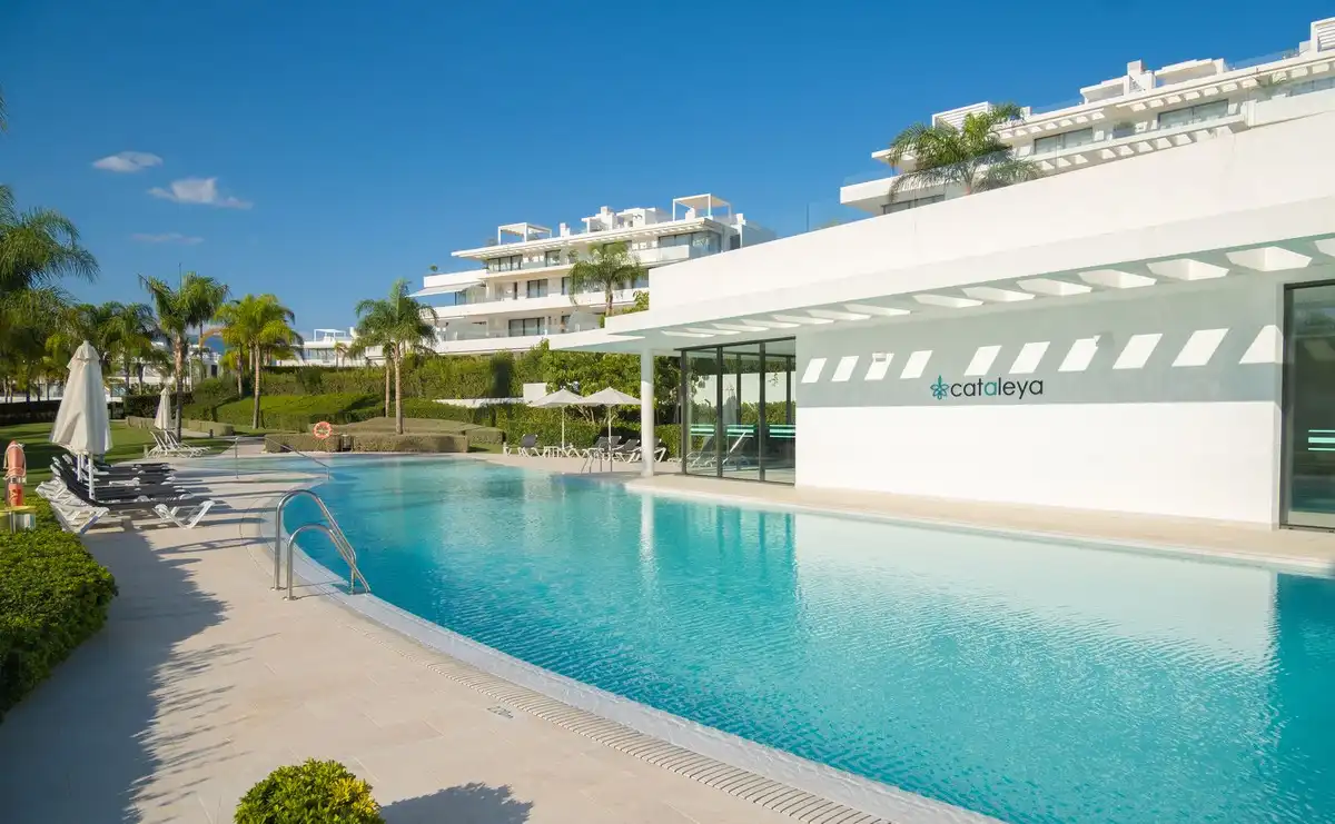 Swimming pool of Apartments for rent in Estepona  with Air Conditioner, Parquet flooring and Terrace