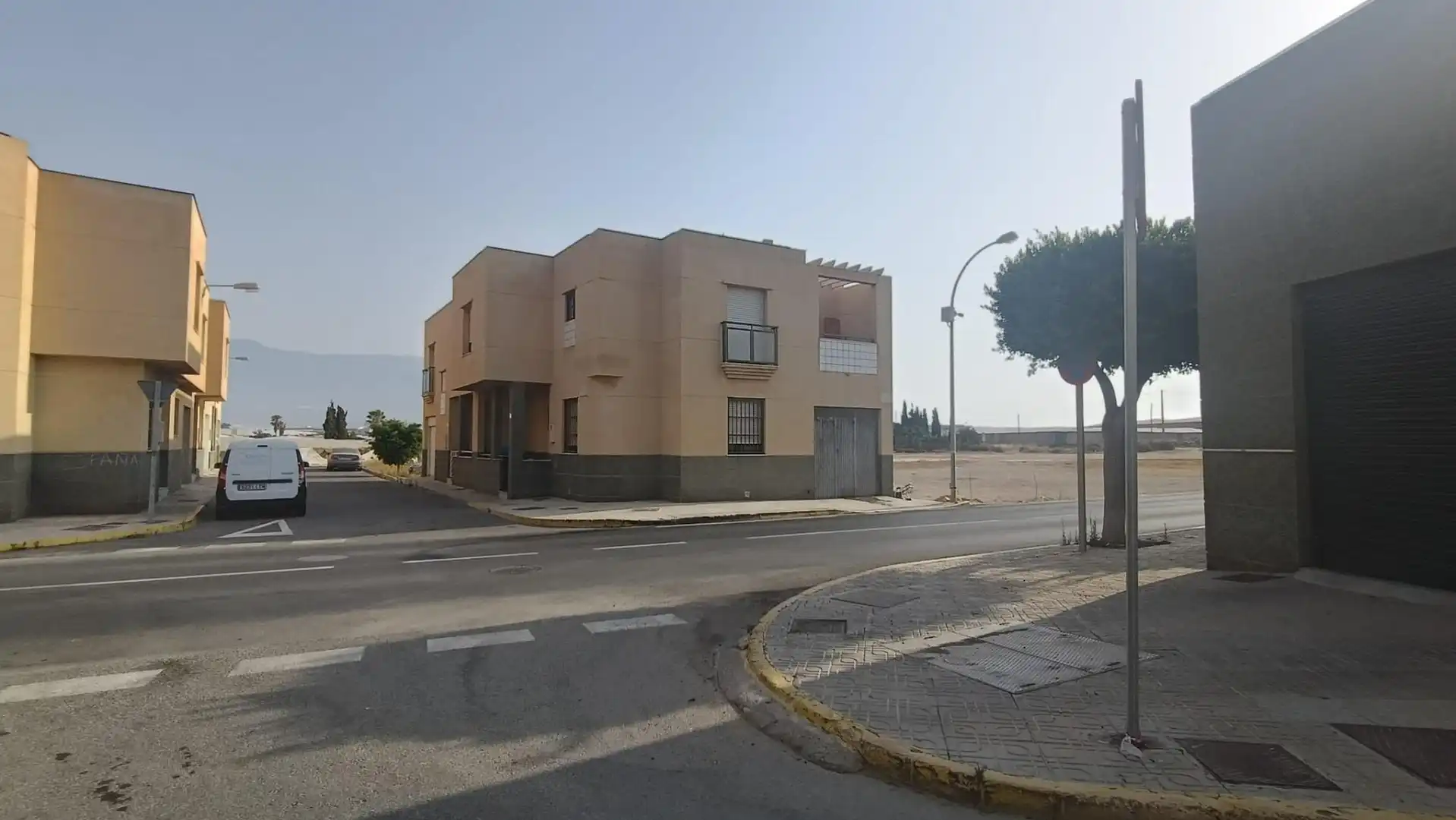 Vista exterior de Casa o xalet en venda en El Ejido amb Terrassa, Balcó i Alarma