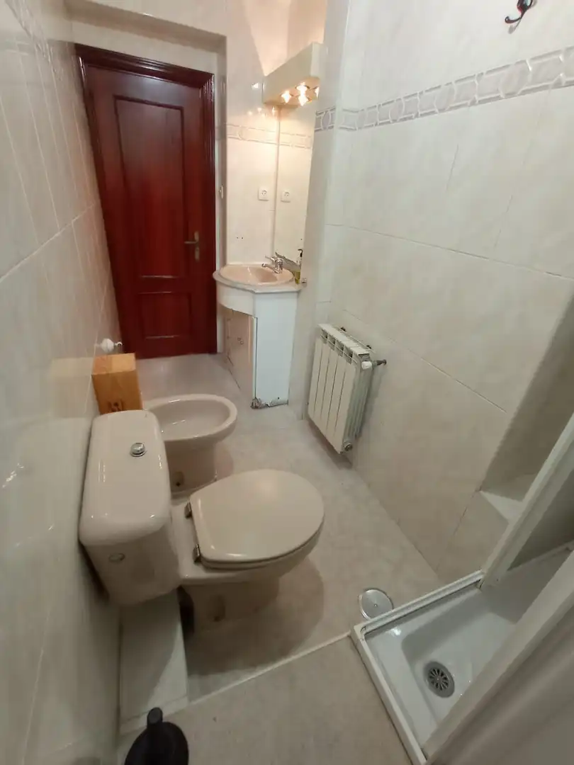 Room in Calle del Poeta Blas de Otero, 83, Ventas
