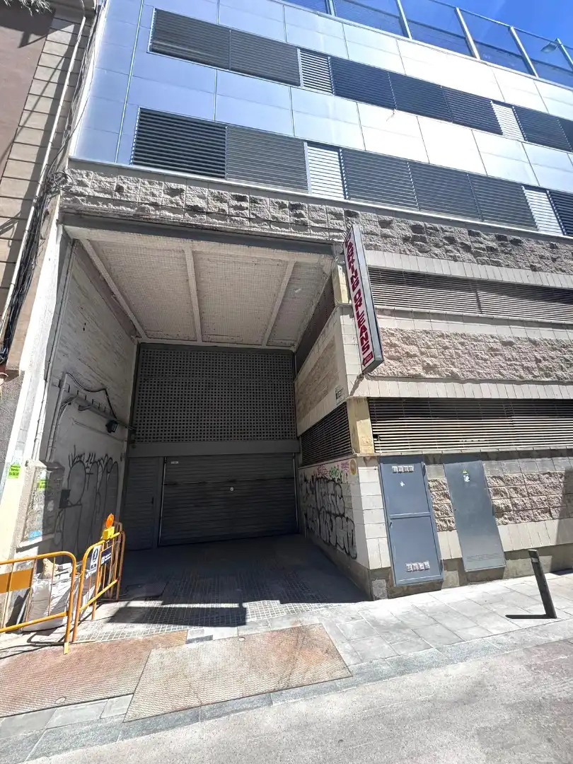 Einzelparkplatz zum Verkauf in Carrer de la Duquessa d'Orleans 28, imagen 3