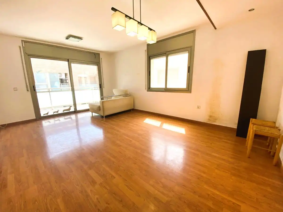 Appartamento con terrazza in vendita a Jacint Vilosa 1, imagen 4