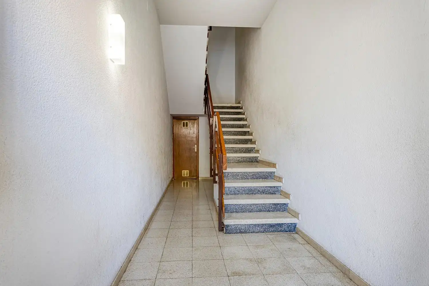 Wohnung zum Verkauf in Sant Martí de Tous mit Terrasse, Abstellraum und Balkon