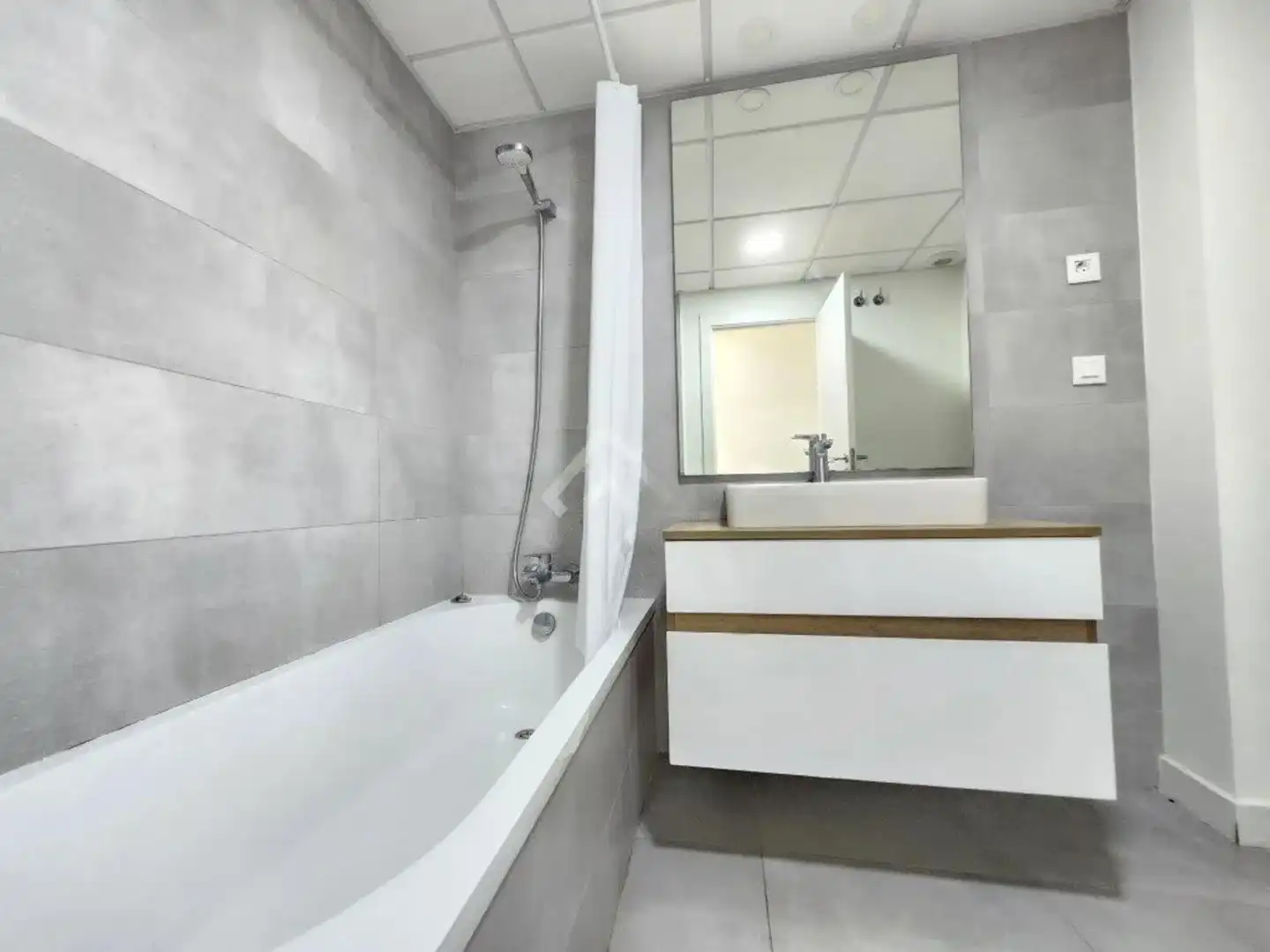 Bathroom of Apartments for rent in Estepona  with Air Conditioner, Heating and Sauna