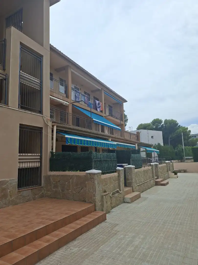 Vista exterior de Apartamento en venta en Mont-roig del Camp con Terraza y Amueblado