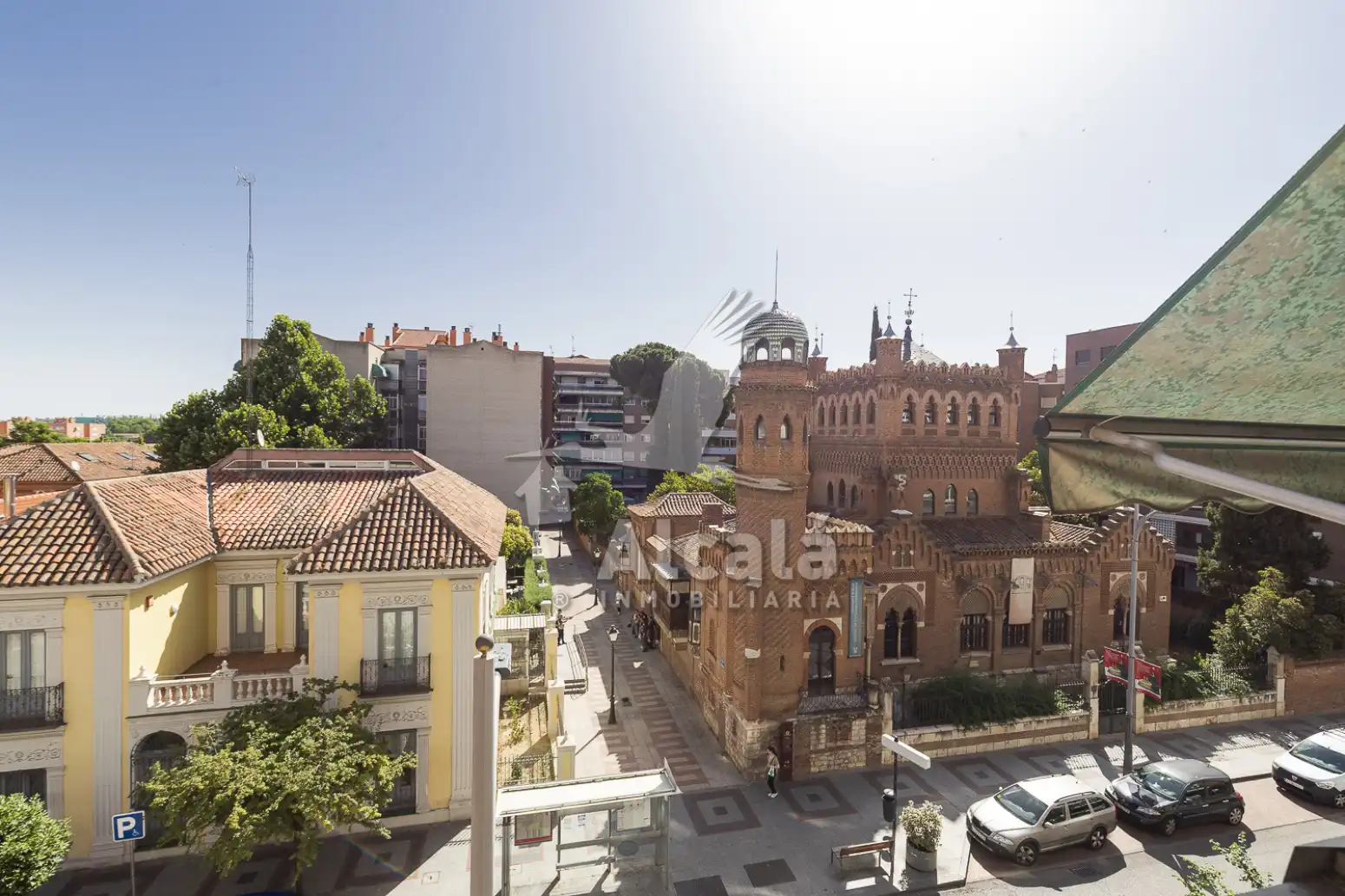 Vista exterior de Pis en venda en Alcalá de Henares amb Aire condicionat, Calefacció i Parquet