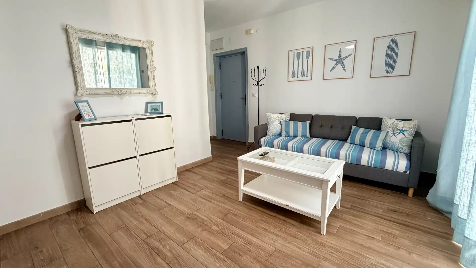 Sala d'estar de Pis de lloguer en Cádiz amb Moblat, Forn i Rentadora