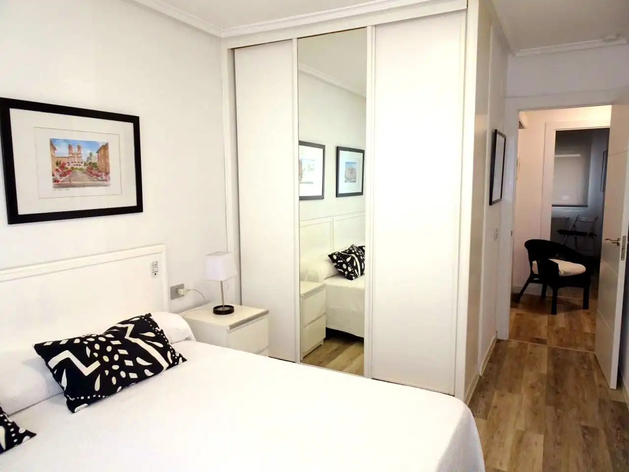 Bedroom of Flat for rent in Gijón   with Heating, Parquet flooring and Furnished