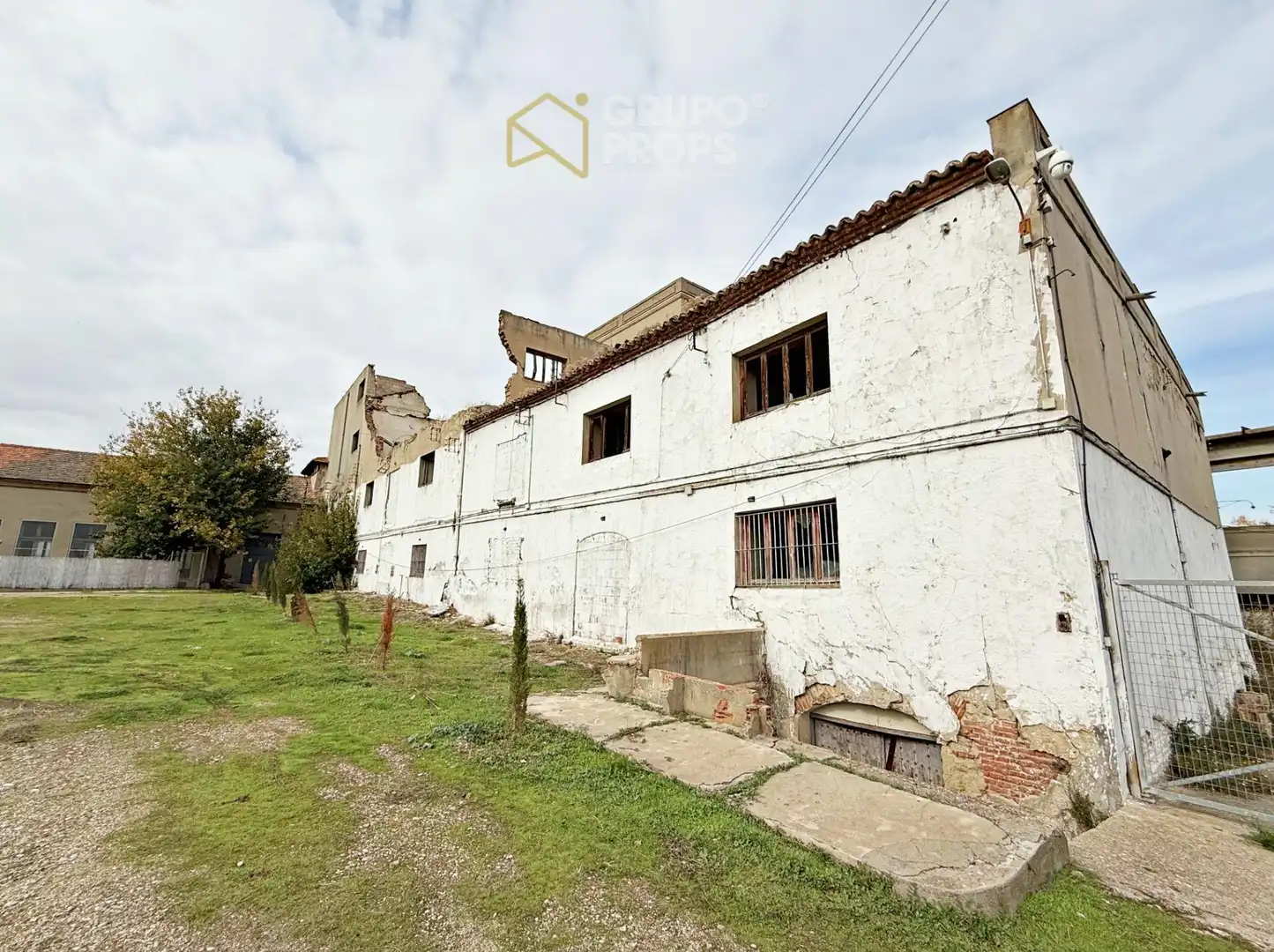 Exterior view of Industrial buildings for sale in Aranjuez