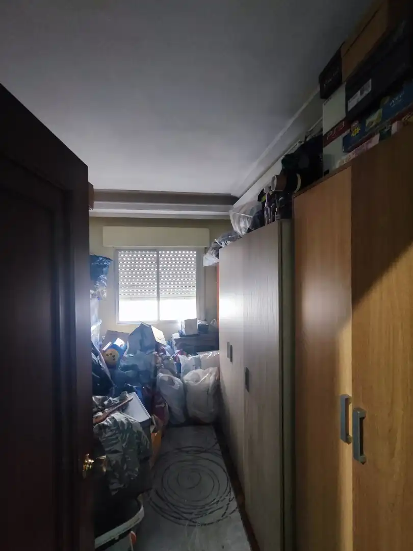 Habitación de Local en venta en Madrid