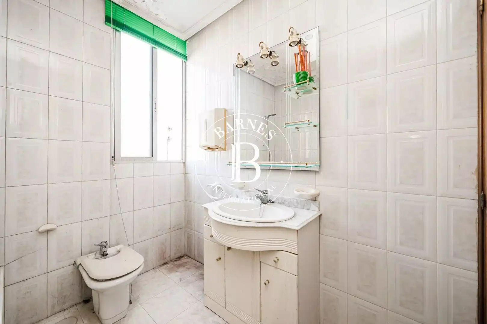 Baño de Piso en venta en Madrid con Calefacción y Balcón