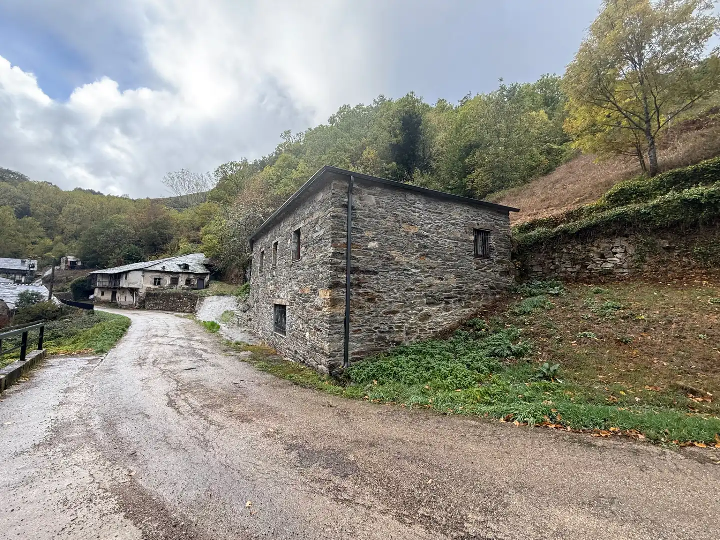 Vista exterior de Finca rústica en venta en Barjas con Calefacción, Amueblado y Balcón