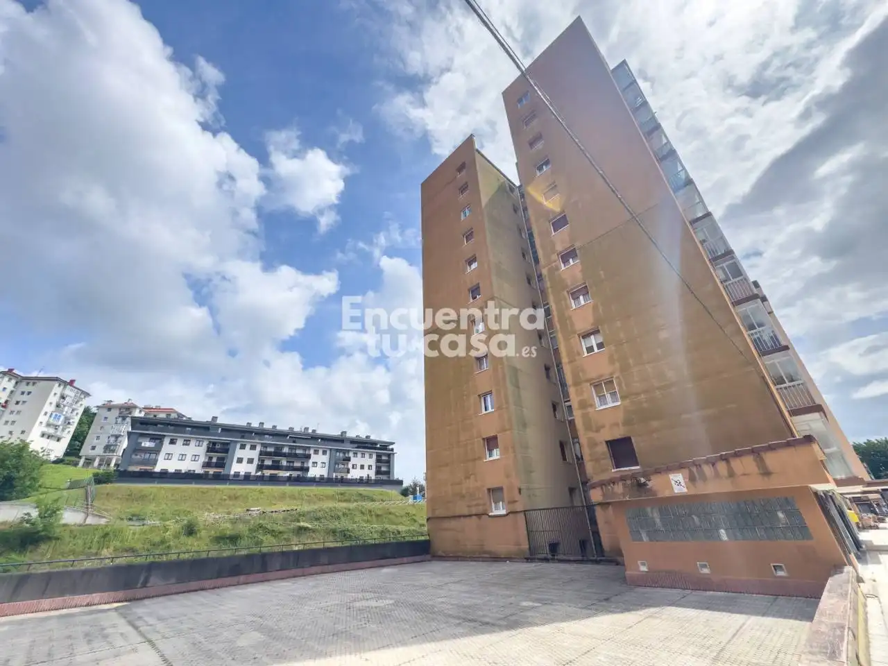 Vista exterior de Pis en venda en Errenteria amb Balcó i Alarma