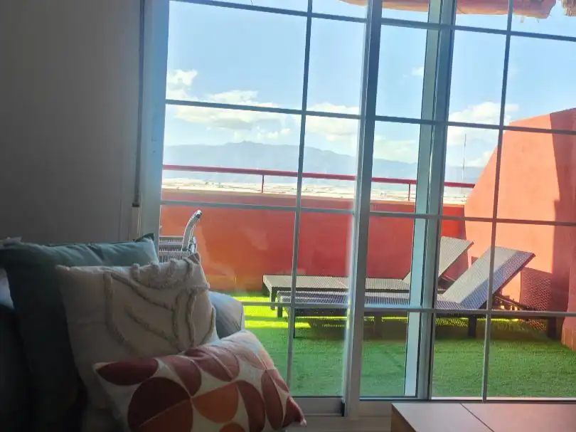 Terrasse von Wohnungen zum Verkauf in Roquetas de Mar mit Klimaanlage und Terrasse
