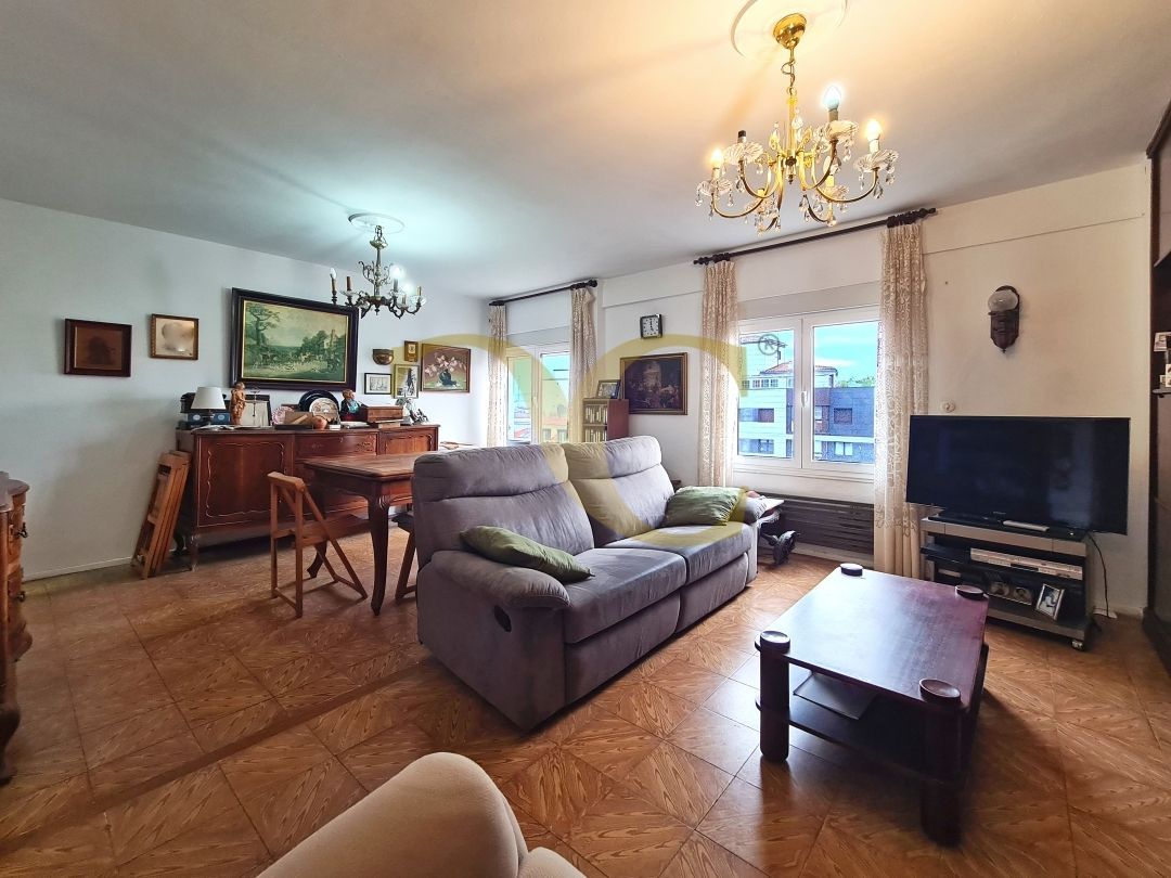 Sala d'estar de Pis en venda en Gijón  amb Calefacció