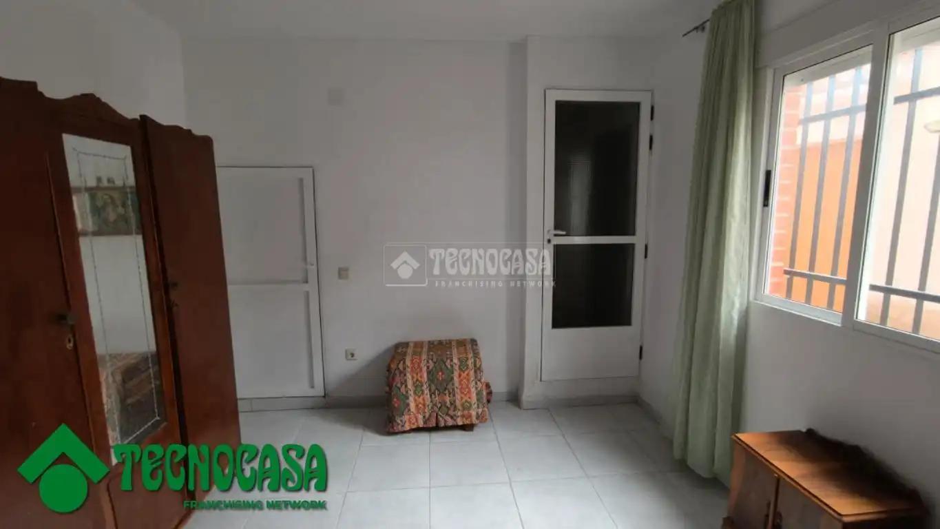 Schlafzimmer von Einfamilien-Reihenhaus zum Verkauf in La Puebla de Montalbán mit Heizung, Privatgarten und Terrasse