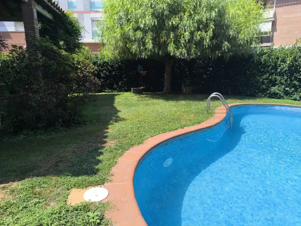 Piscina de Casa o xalet en venda en Pineda de Mar