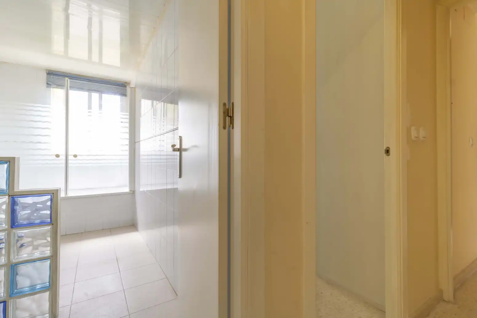 Flat for sale in Sevilla  with Air Conditioner and Storage room