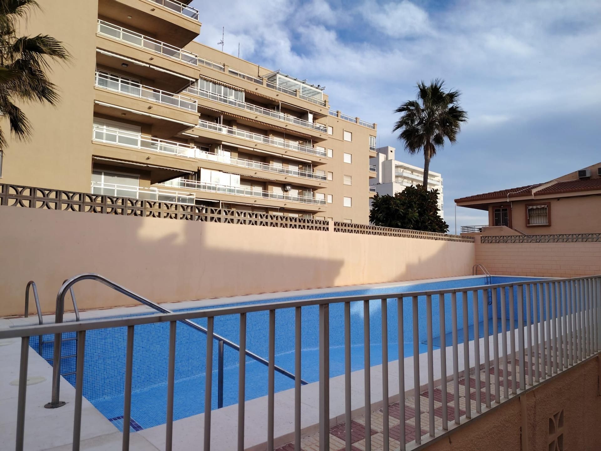 Piscina de Casa adosada en venda en  Valencia Capital amb Aire condicionat, Jardí privat i Terrassa