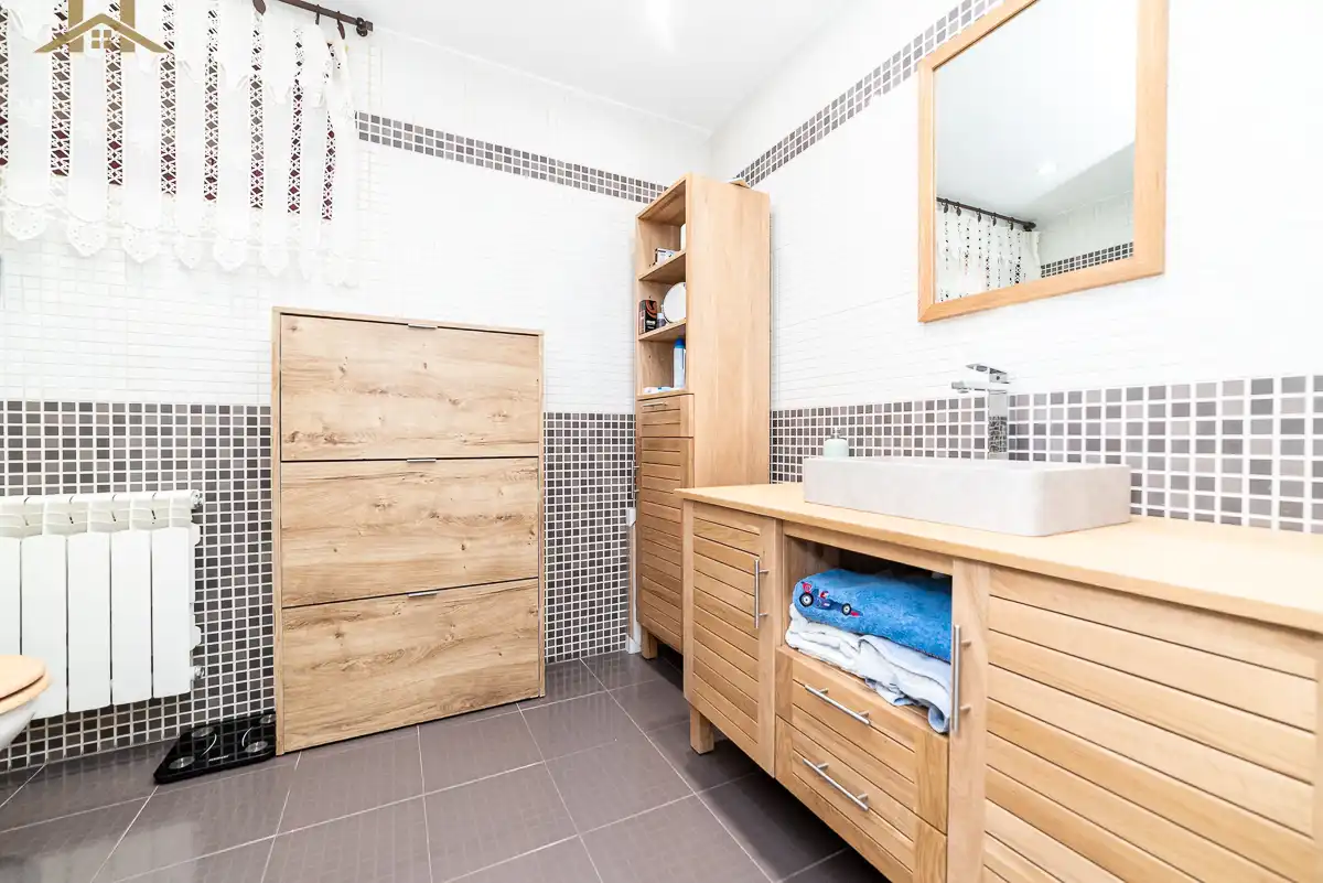 Baño de Dúplex en venta en Leganés con Aire acondicionado, Calefacción y Jardín privado