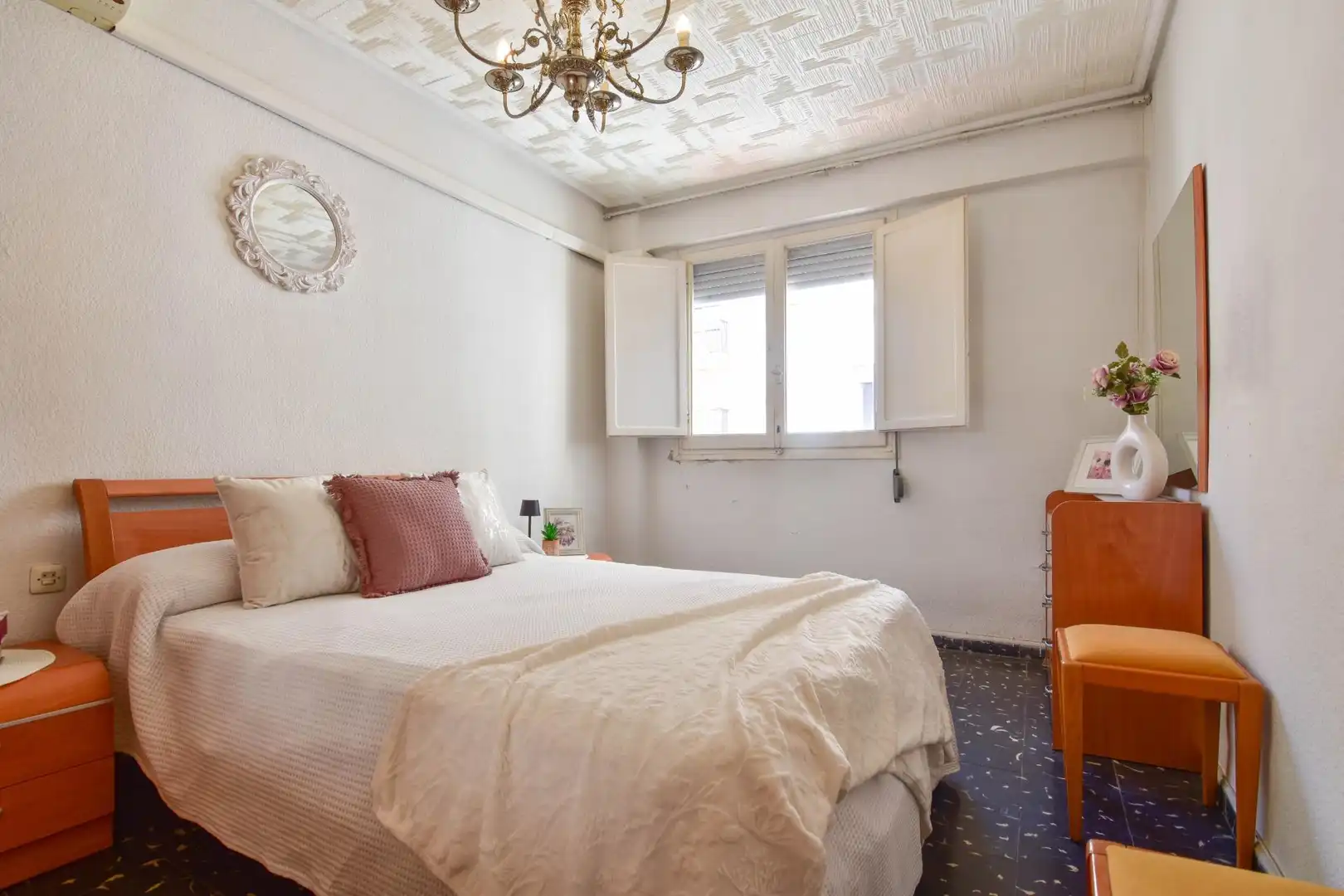 Habitación de Piso en venta en Valencia con Aire acondicionado y Calefacción