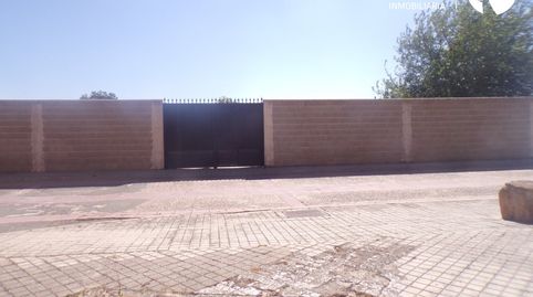 Atención amantes de las oportunidades únicas! En Aguilafuente les espera una nave industrial de 285 m2 que es el sueño de todo emp