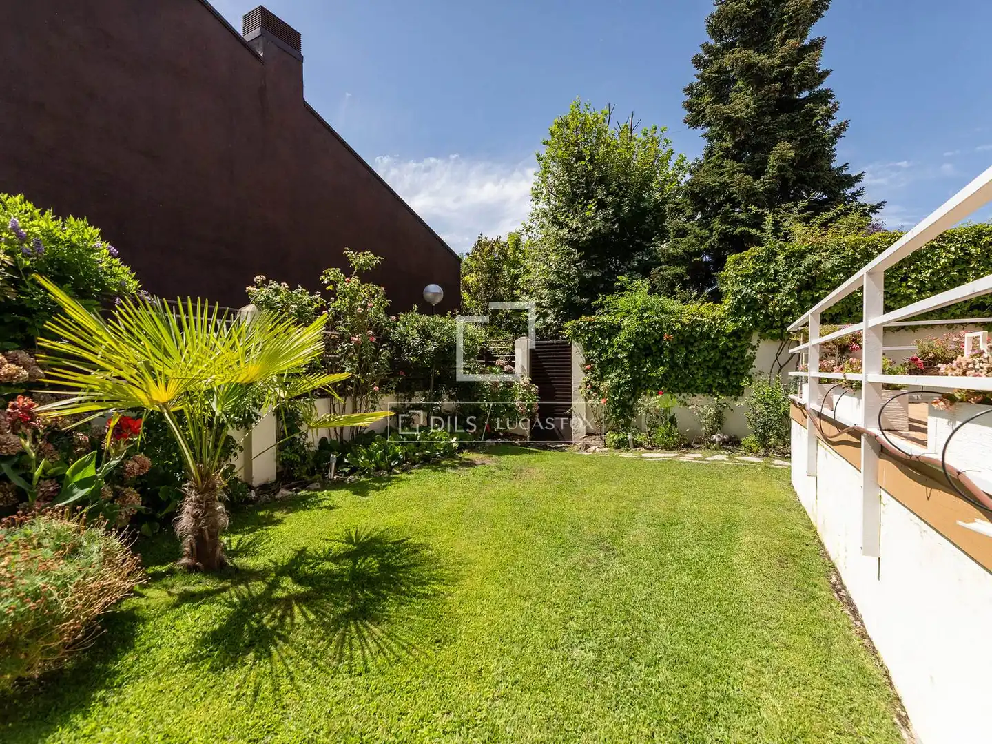 Jardí de Casa o xalet en venda en Majadahonda amb Aire condicionat, Jardí privat i Terrassa
