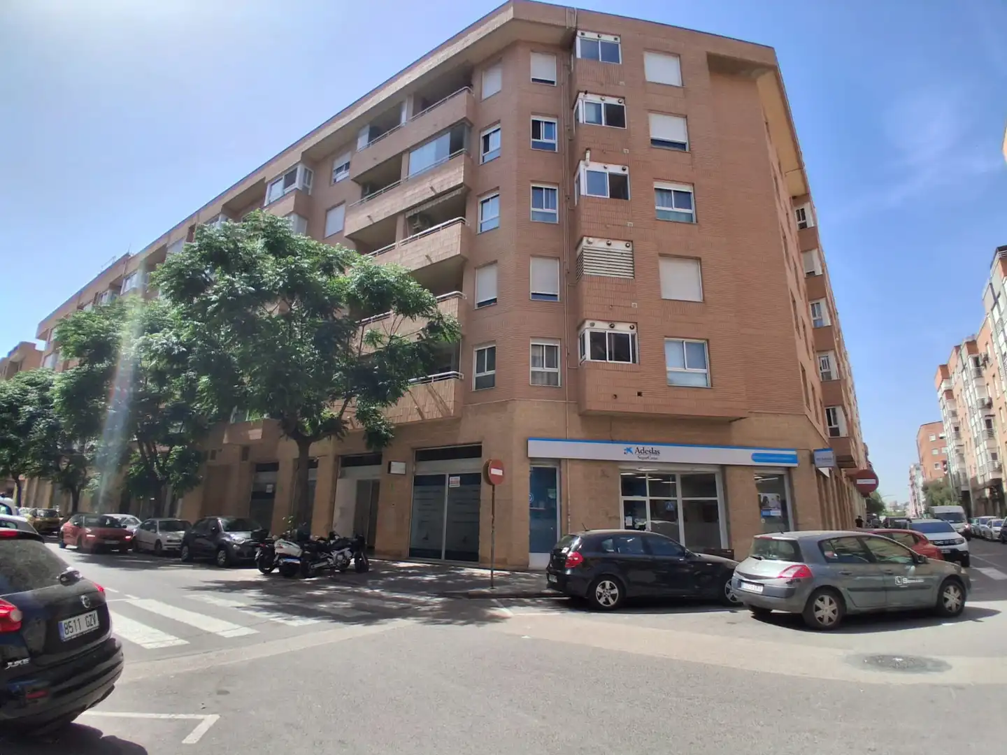 Business premises to rent in Carrer Pintor Peris Aragó 25