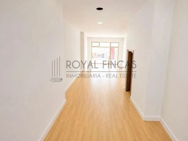 Local comercial en venda a Pasaje Málaga 7