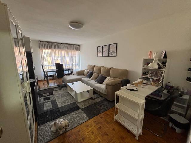 Piso en Venta en Calle Álvaro Flórez Estrada en El Cristo