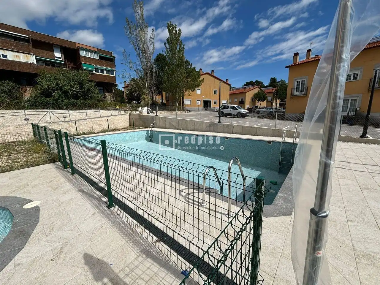 Piscina de Casa o xalet en venda en Cadalso de los Vidrios amb Calefacció, Jardí privat i Terrassa