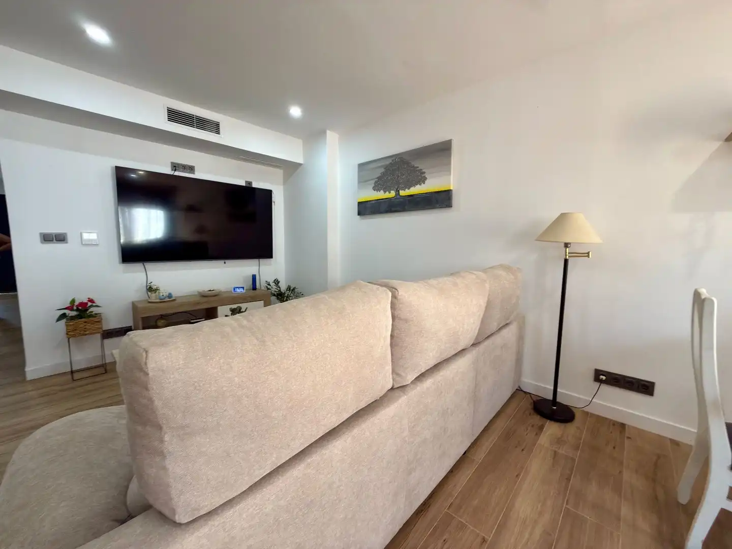 Sala de estar de Casa o chalet en venta en Santa Margarida I Els Monjos con Aire acondicionado, Jardín privado y Terraza