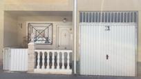 Vista exterior de Casa adosada en venda en Ontígola amb Calefacció, Terrassa i Moblat