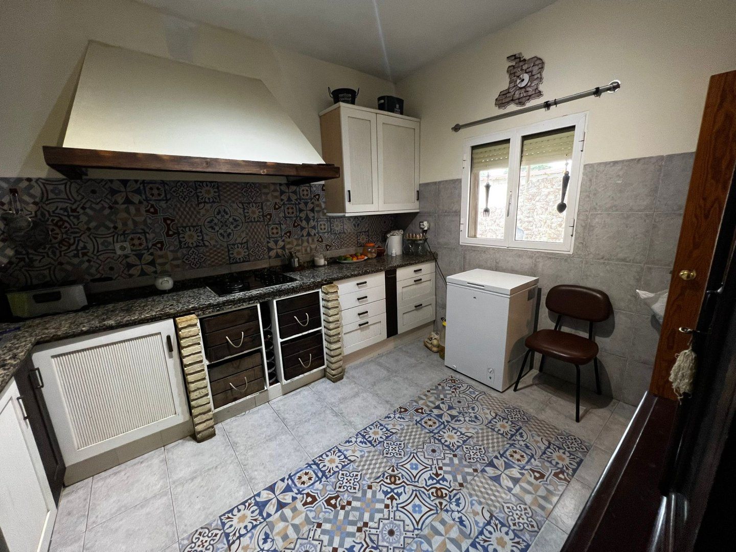 Kitchen of Single-family semi-detached for sale in Espartinas  with Air Conditioner and Terrace